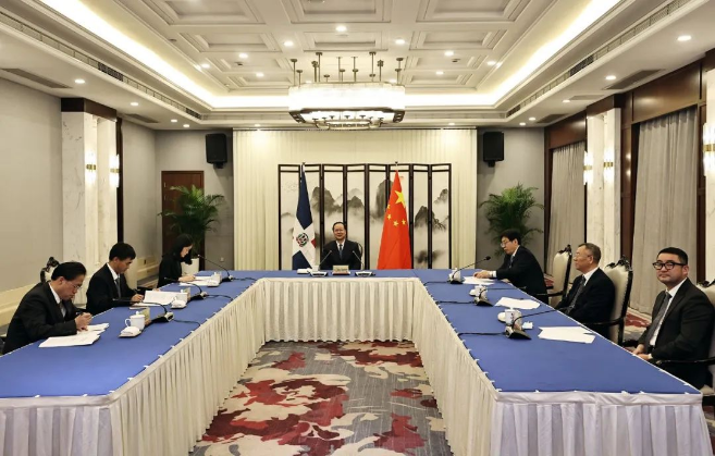 米兰·(milan)中国官方网站环境“助力”多米尼加清运垃圾，毛伟明省长出席线上交接仪式