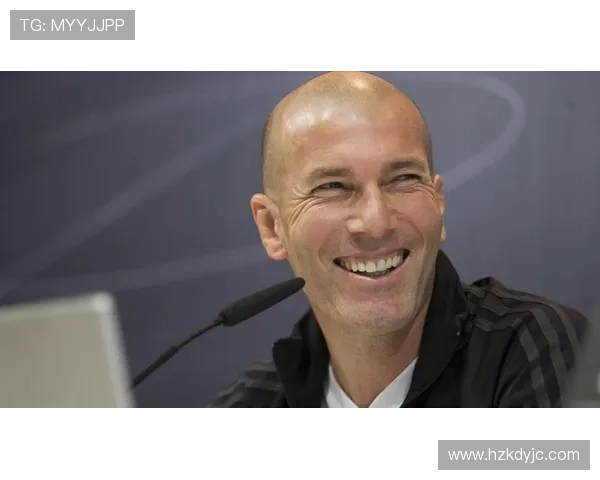 本泽马与齐达内:进攻核心和中场大师的战术角色对比分析 本泽马与齐达内:进攻核心和中场大师的战术角色对比分析