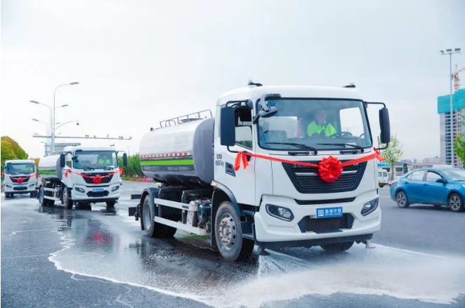 新时代中国城市美容师！米兰·(milan)中国官方网站环境新能源环卫车可减排4.5万吨污染物